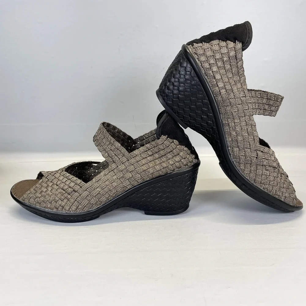 Bernie Mev Wedge Sandals Womens Size 8.5 Brown Woven Slip On Comfort Shoes